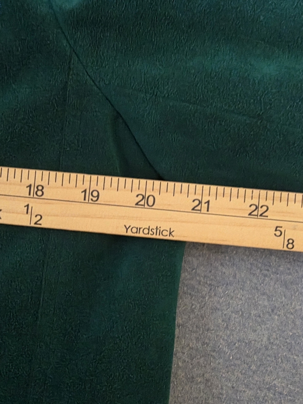 Ultra Suede Emerald Green Skirt Suit. Measures Small Closer To Size 12. - Picture 3 of 8